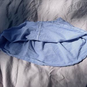 Really cute striped mini skirt with slit